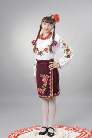 Український національний костюм для дівчаток 15
